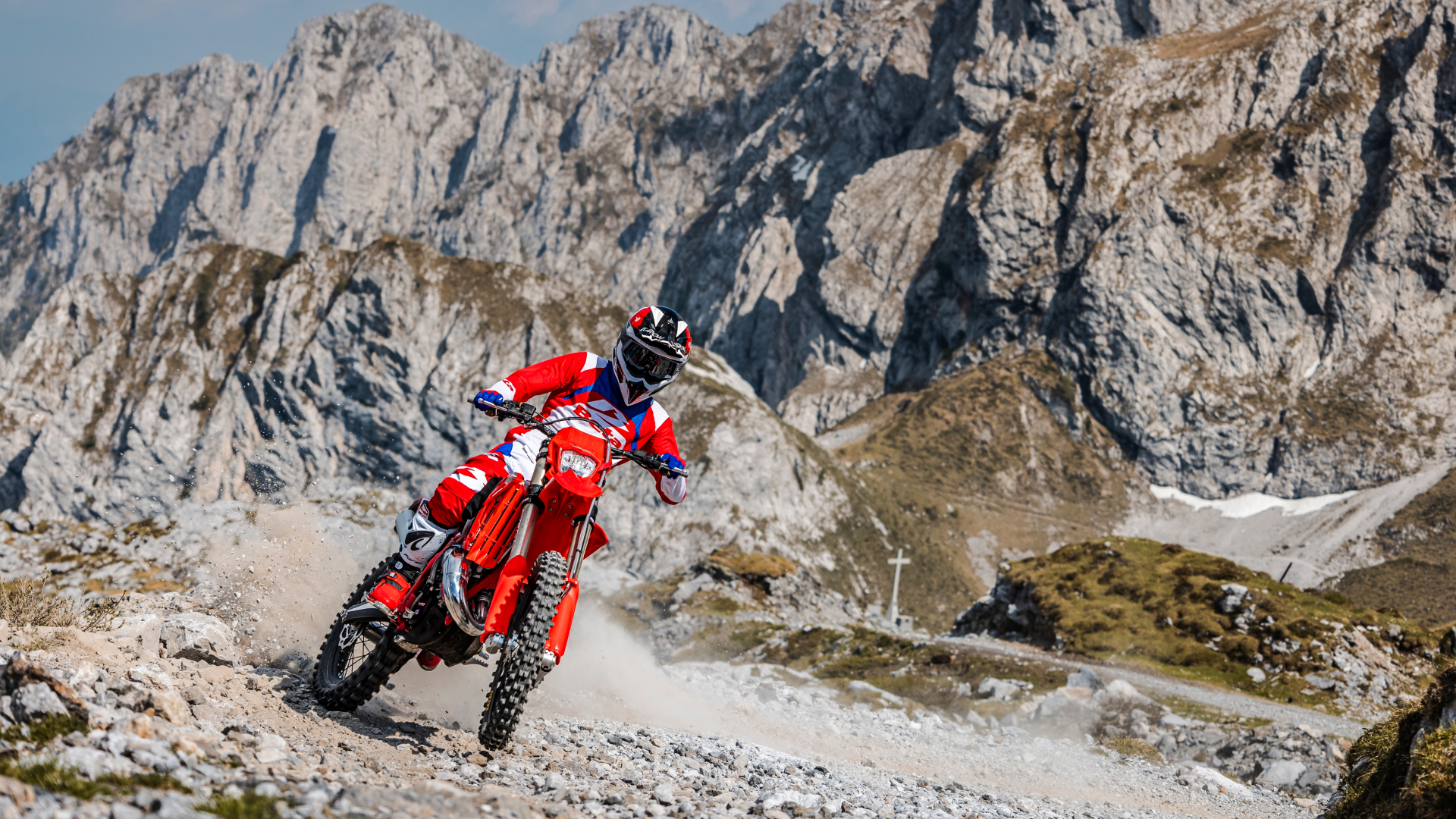 RR X-PRO 2T 125, vista editorial 1