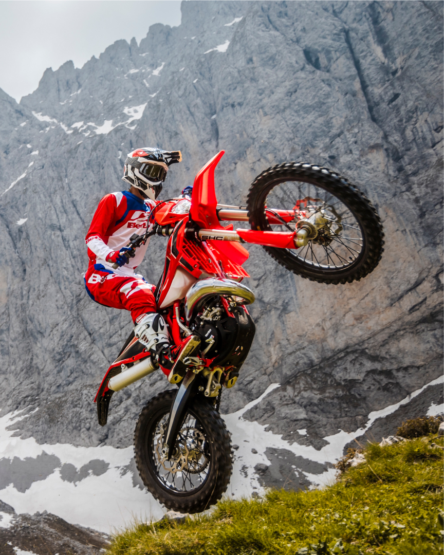 RR X-PRO 2T 125, vista editorial 2
