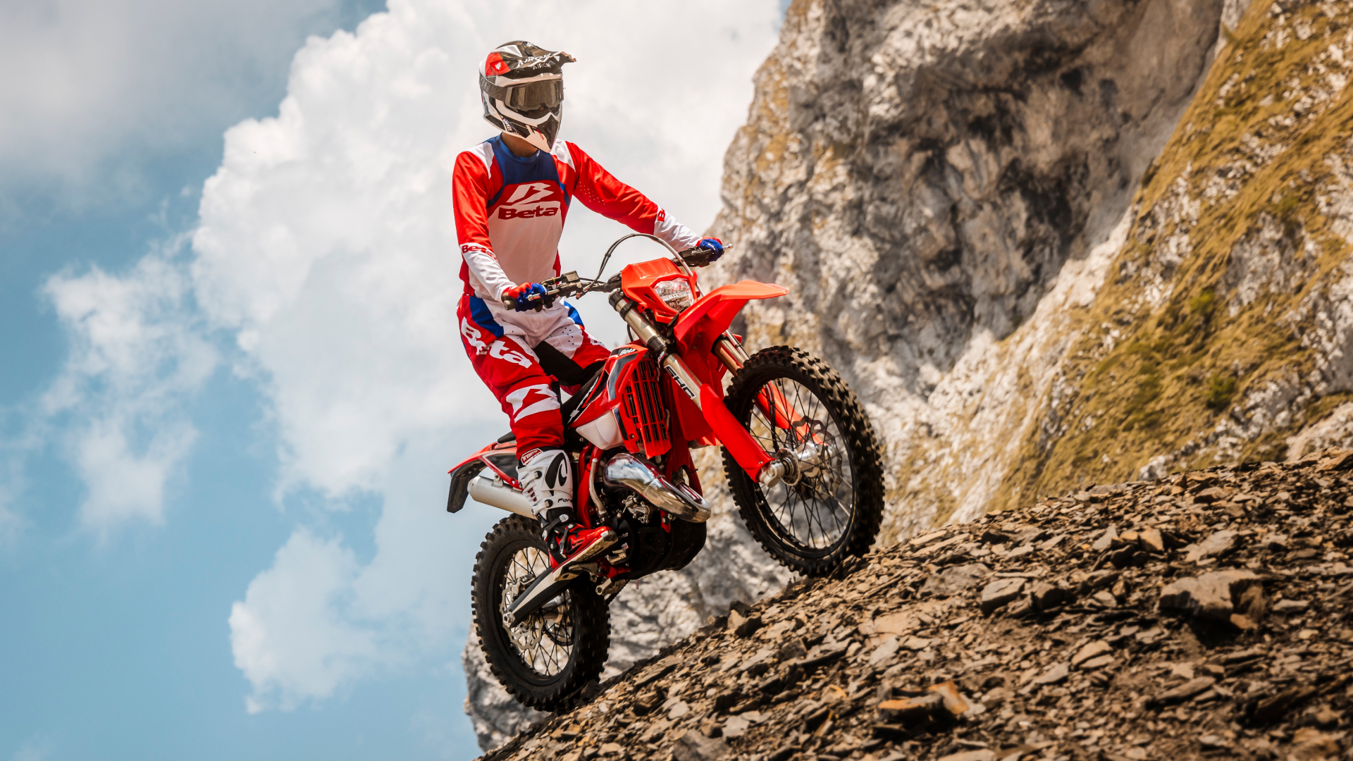 RR X-PRO 2T 125, vista editorial 3