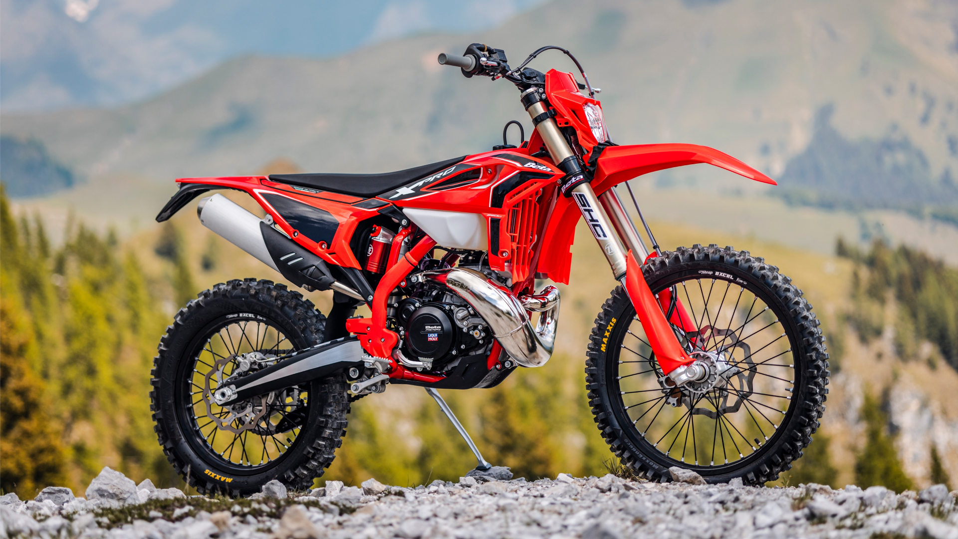 RR X-PRO 2T 250 en acción 3