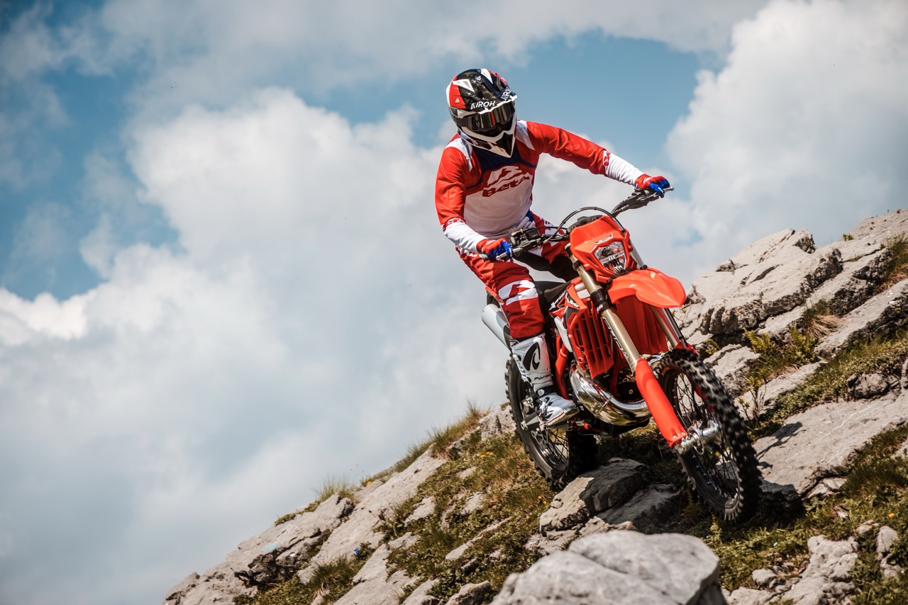 RR X-PRO 2T 300, vista editorial 3