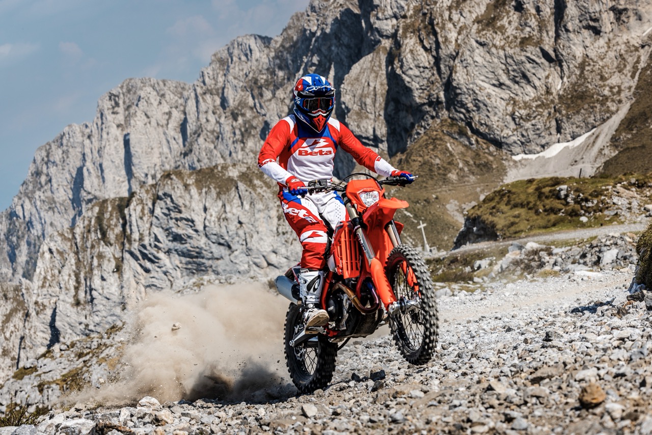 RR X-PRO 4T 480, vista editorial 1