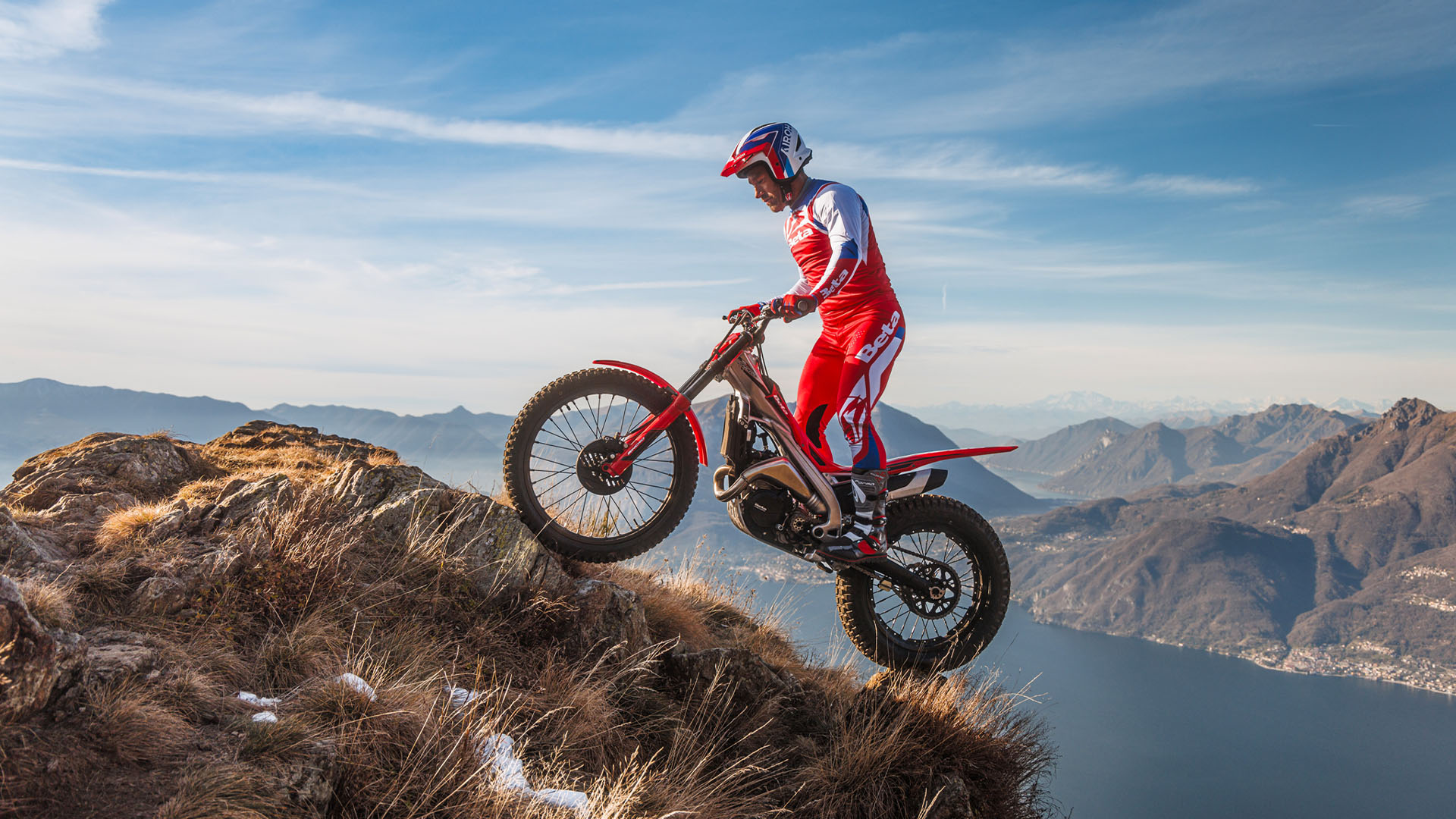 SINCRO 2T 250, vista editorial 1