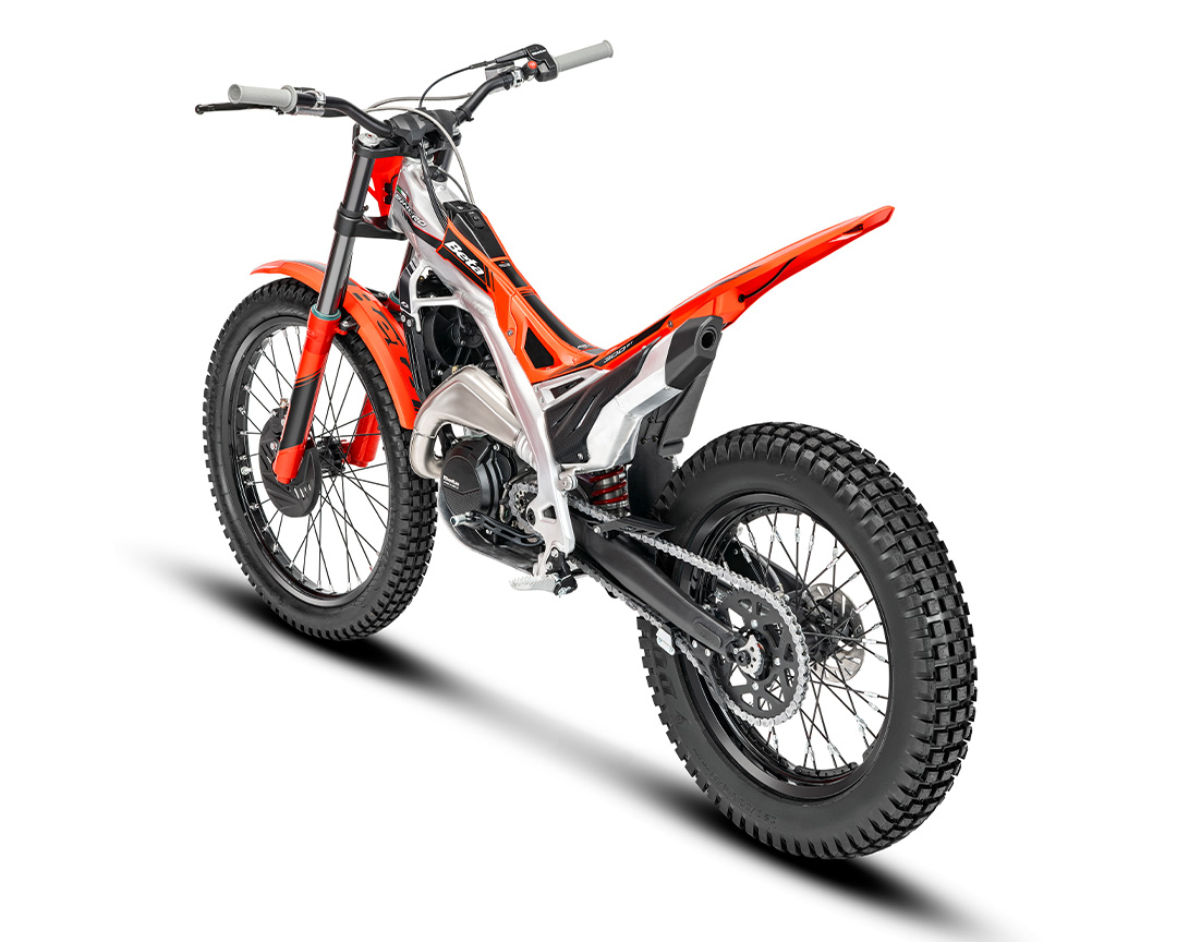 SINCRO 2T 250, vista editorial 4