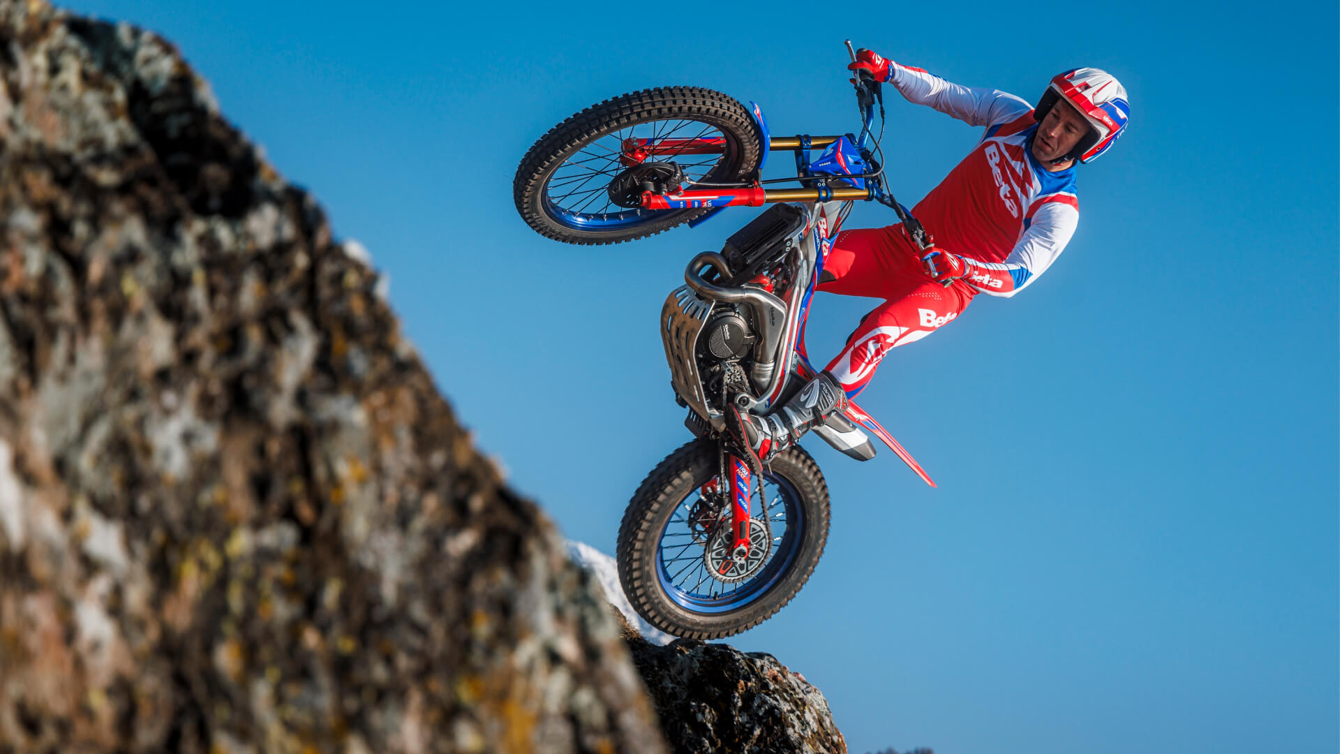SINCRO FACTORY 2T 250, vista editorial 1